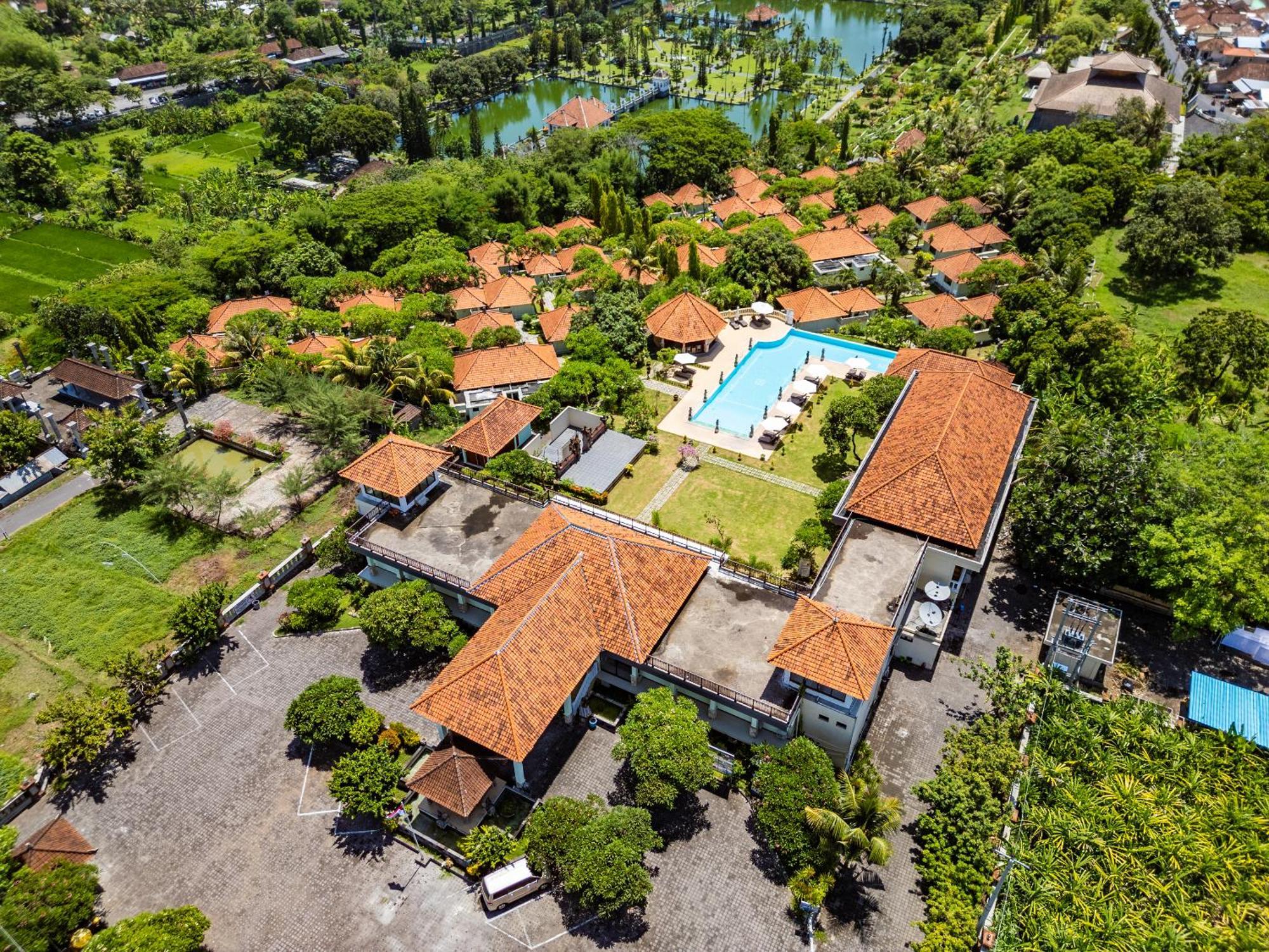 Taman Surgawi Resort & Spa Jasri Exterior photo